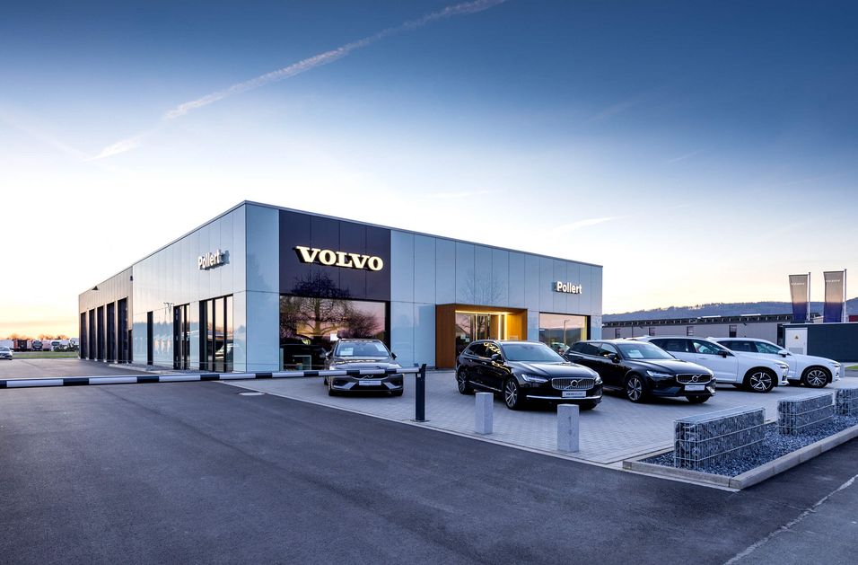 Gebäude mit Außenverakaufsflächen des Volvo Autohaus Pollert  E.Z. GmbH in Lübbecke